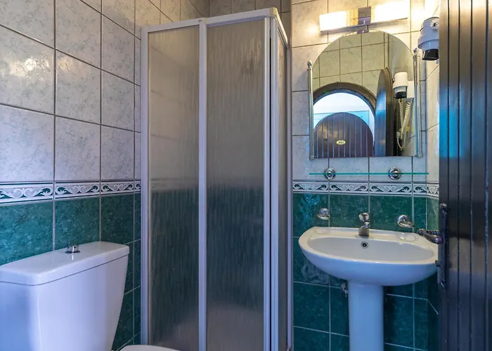 Отель Contess By Faros