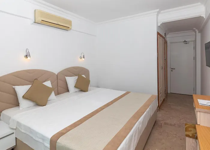 Отель Contess By Faros 3*