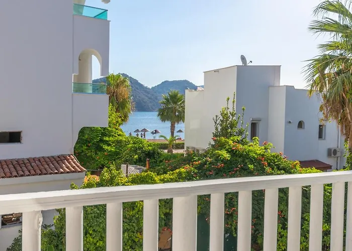 Contess By Faros Отель 3*