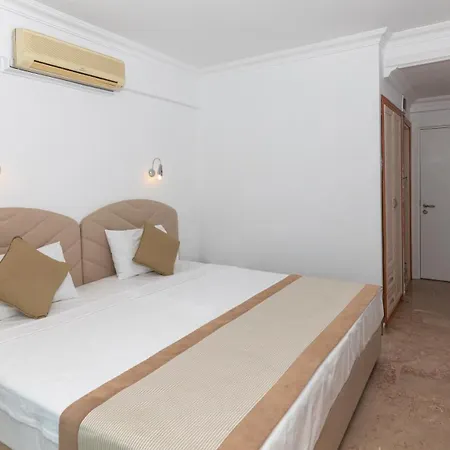 Hotel Contess By Faros 3*