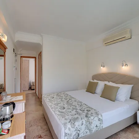 Hotel Contess By Faros 3*