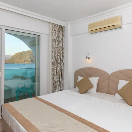 Contess By Faros מלון 3*