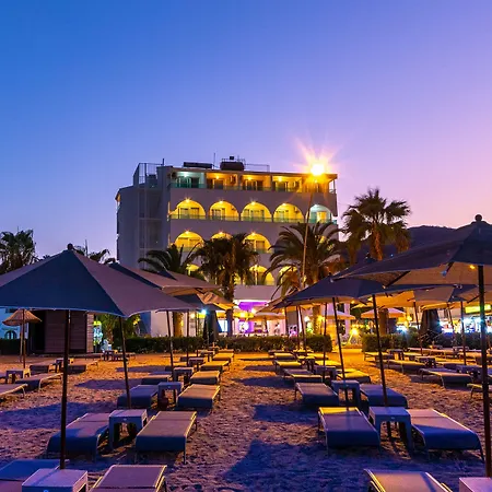 Contess By Faros מלון 3*