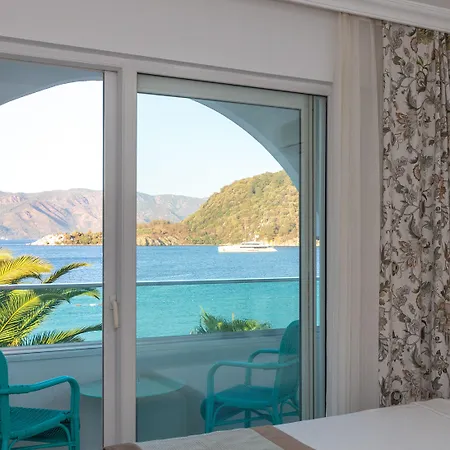 Contess By Faros מלון מרמריס