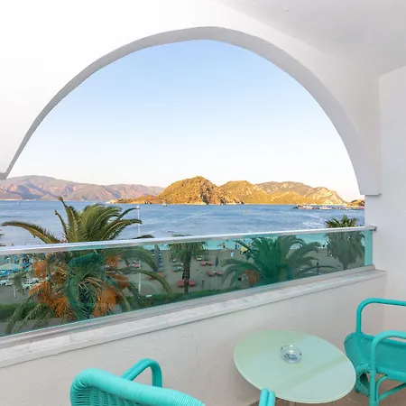 מלון Contess By Faros